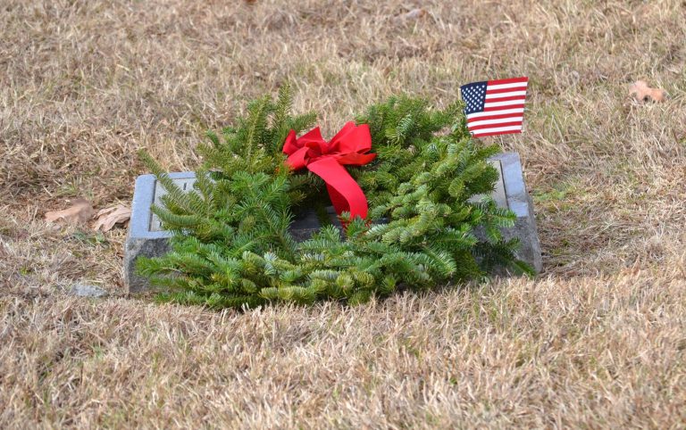 Civil Air Patrol Participates in Wreaths Across America