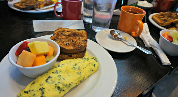 Do You Love Breakfast?   Check Out These 7 Breakfast Spots !