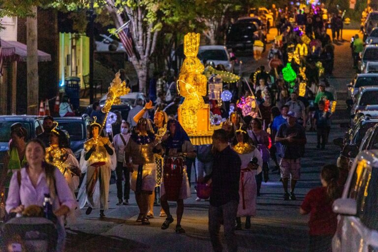 Mount Holly’s 6th Annual Lantern Parade this Saturday at 7 PM!